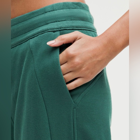 Lululemon Scuba Mid-Rise Wide-Leg Pant Short ~ Sz XS ~ Storm Teal Green - Picture 6 of 9